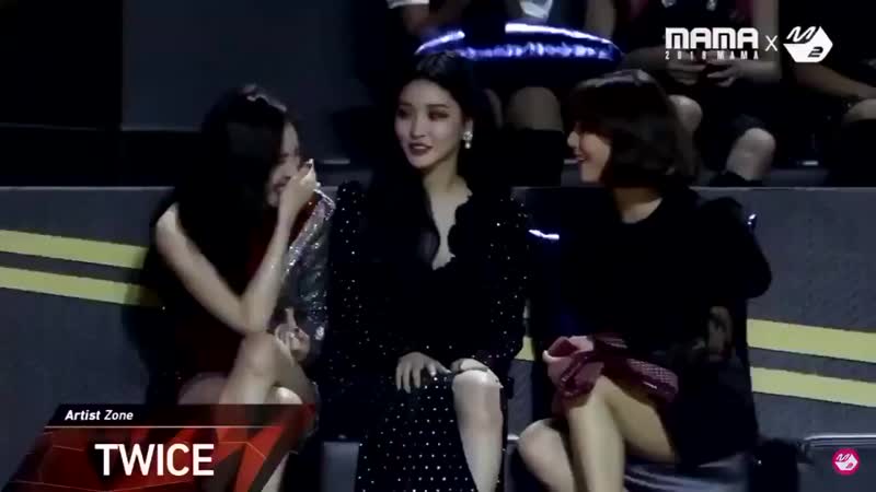 I’ve never seen anything more powerful than this video of sunmi, chungha, &amp; jihyo sitting together