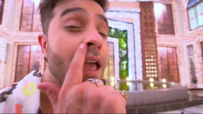 Пипи танцует