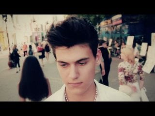 Круто поцеловались d