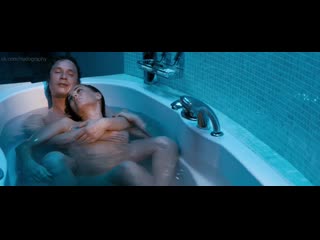 Былғары киген сексуалды қыз