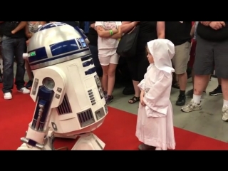 And then this happened #starwars #princessleia #r2d2 #montreal #mtlcomiccon jb