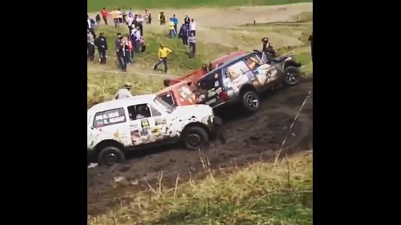 Нивы куча мала!!!