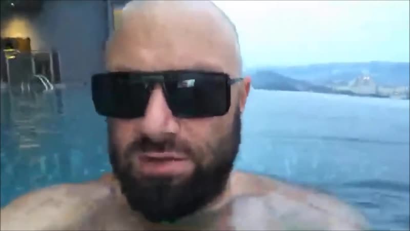 Хотел в австралию слетать, но пососал чупа чупс