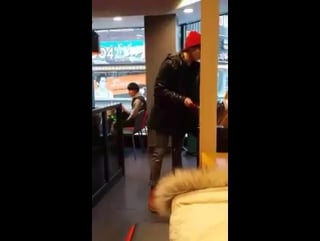 [fancam] чонгук в kfc в пусане