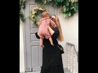 Саша артёмова с дочей