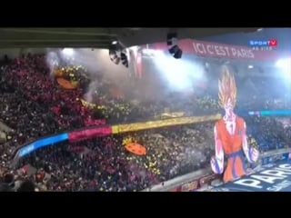 O q foda mano, tem a até as esferas na arquibancada <3 mosaico exibido na partida entre psg x olympique marseille