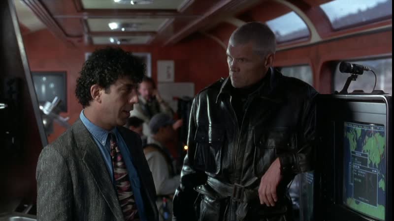 В осаде 2 темная территория (1995)