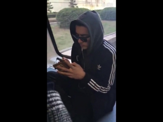 [fancam] 160324 kris wu @ beijing airport monorail back from toronto