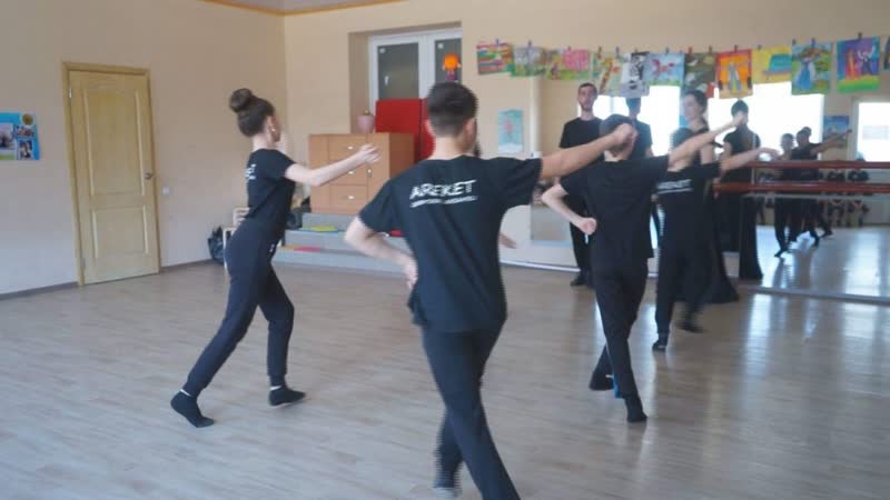 «арекет» – молодой крымскотатарский танцевальный ансамбль