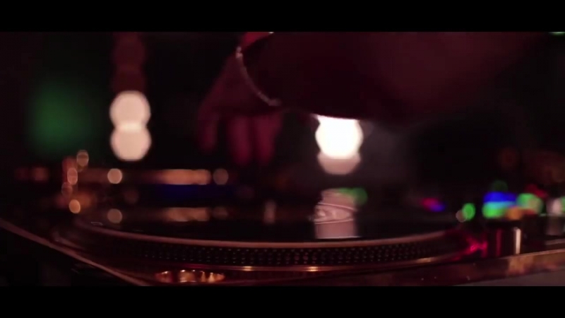 Dj fly wiggling