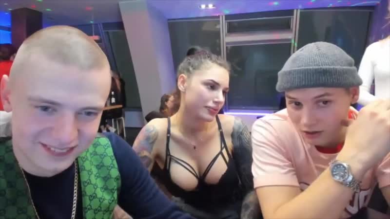 Словесная перепалка игоря с татуированной девушкой🙊🙈 mellstroy девушки со стримов