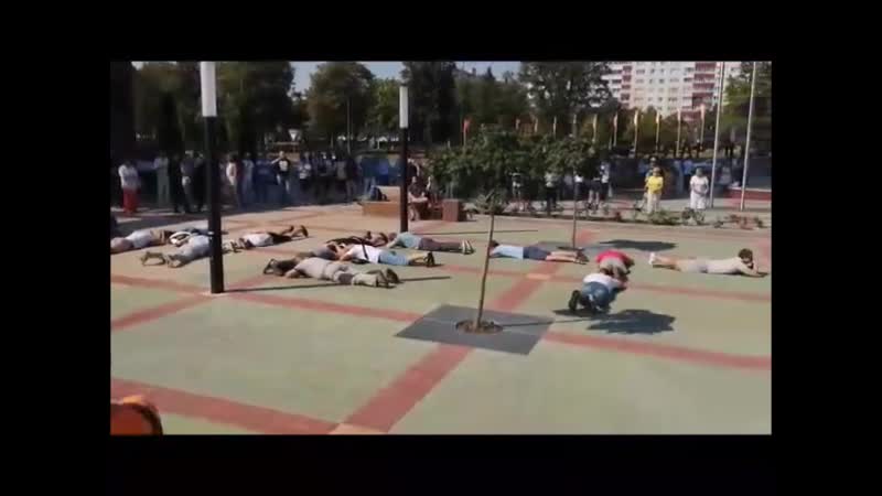 Массовый протест дефективных в минске видно хобиты срать хотят,а встать не могут!