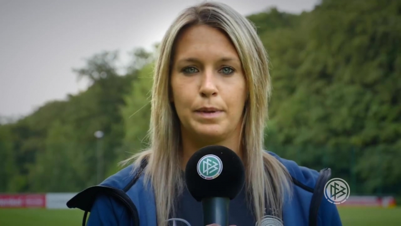 Lena goessling und die dfb frauen freuen sich auf dich!