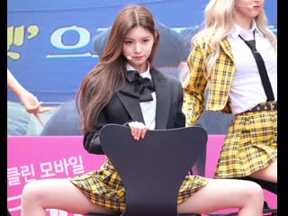 Everglow yiren spreads wide open