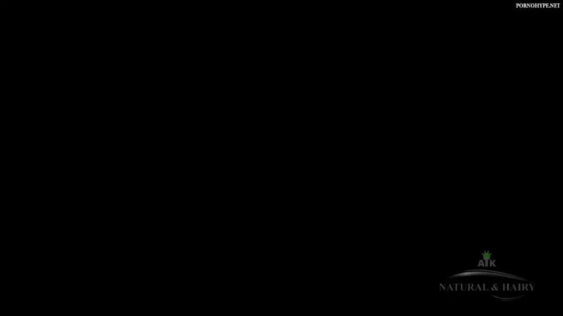 Devochka snyala belye trusiki i pokazala volosatuyu kisku mp4