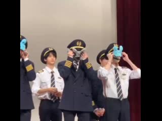 191214 хенджин кусает, а потом обнимает сынмина