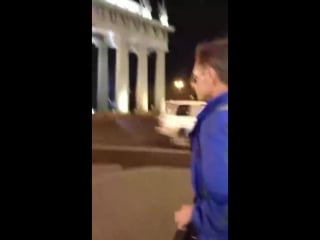 Парень дрочит в метро порно видео