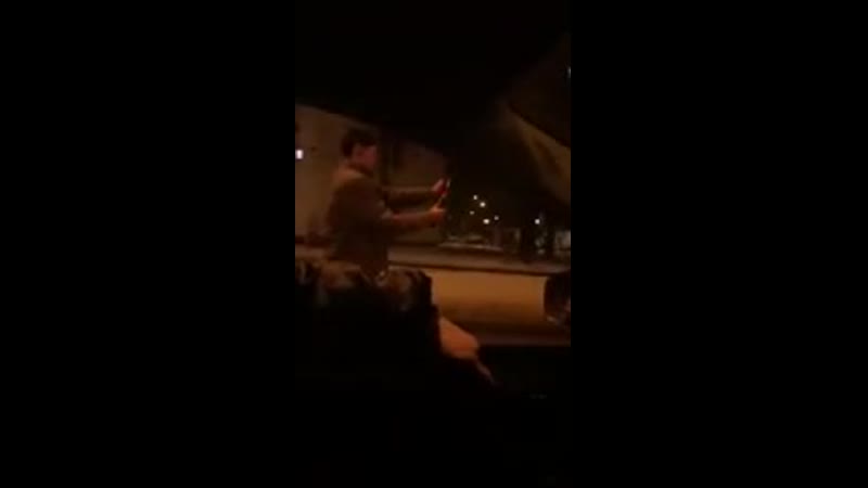 Валит по встречке