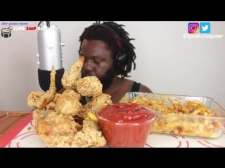 [good eating asmr] asmr eating fried chicken and chili macaroni and cheese *porn crunchy eating sounds* no talking