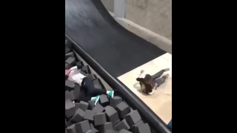 А пацанчик то помер