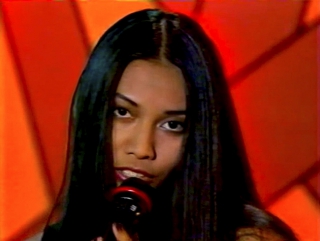 Anggun snow on the sahara (french version, live 1997)