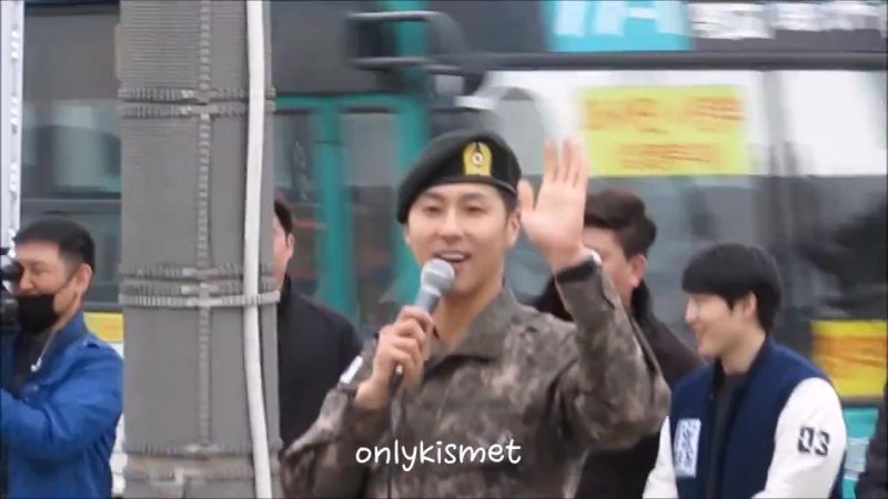 20 04 2017 демобилизация, yunho manda saludos a mexico!! ♥