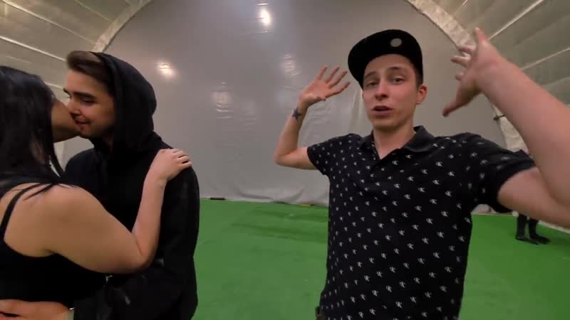 {пушер} кто последний перестанет целоваться с моделью получит 500000 рублей! челлендж