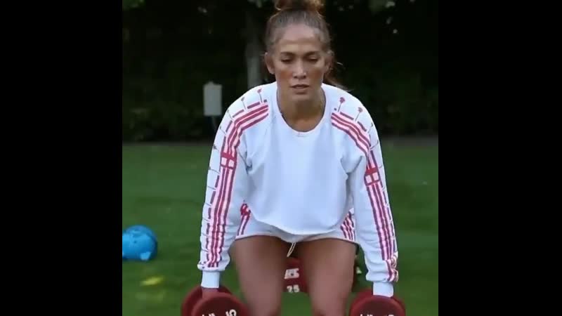 Дженнифер лопес и ее семья остаются в форме на самоизоляции