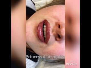 Губки👄восстановили контур)