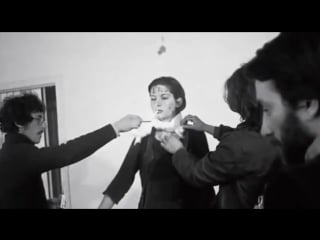 Мари́на абра́мович ритм 10 (marina abramović rhythm 0)