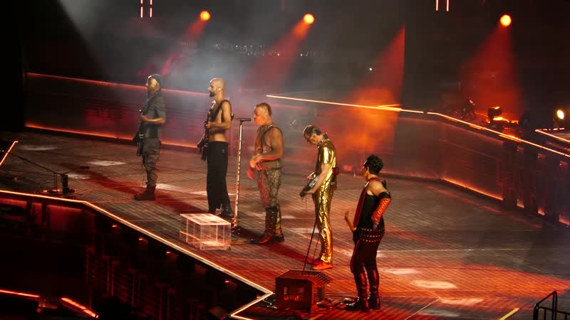 Rammstein pussy live @ gelsenkirchen (schalke) first night