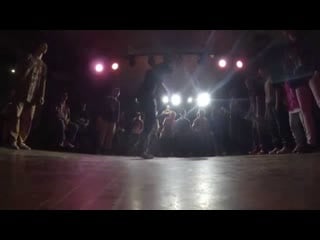 Lex up & smooth vs amma &anya (1|8 toprock & footwork 'break tha night' spb 2014)