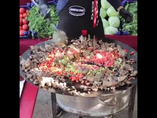 Бурак показывает навыки готои