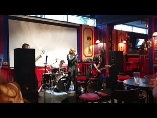 One more tale new age (live) harats pub