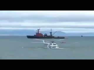 Russian mi 14 struggles during a watertakeoff and ends shattering it's rotors d ( 252 x 480 ) mp4