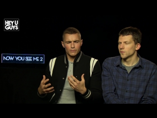 Jesse eisenberg & dave franco talk banter, rude songs and play our joke card game!