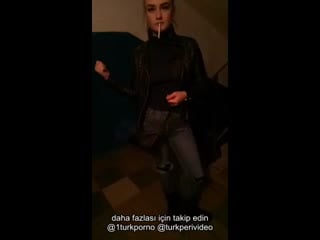 Merdiven arasında memeli periscope showu