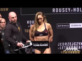 Ufc 193 weigh ins ronda rousey vs holly holm