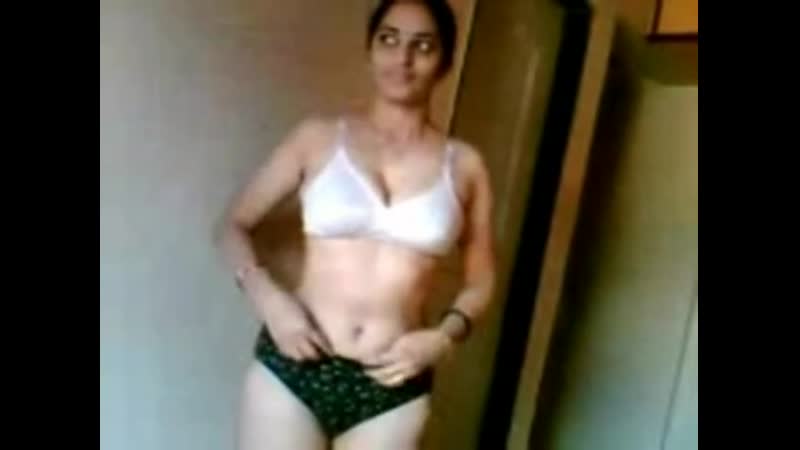 Indian Boobs No Bra - South indian hindu slut desi bhabhi stripping bra panty nude for neighbor  boy ( whore big boobs sexy brown nipples bitch hot ) watch online