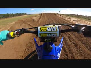 Raw 125 2 stroke shredding!