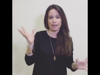 Холли мари комбз беседовала в чате с поклонниками во время трансляции нового эпизода pretty little liars