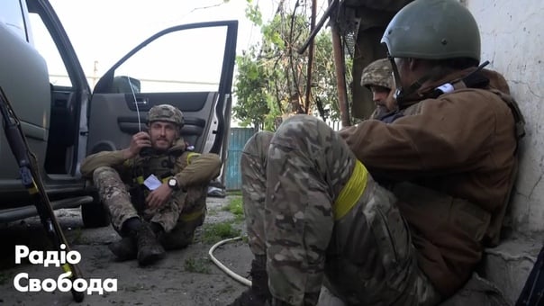 Бої за бахмут українські війська стримують російські сили за десятки кілометрів від міста