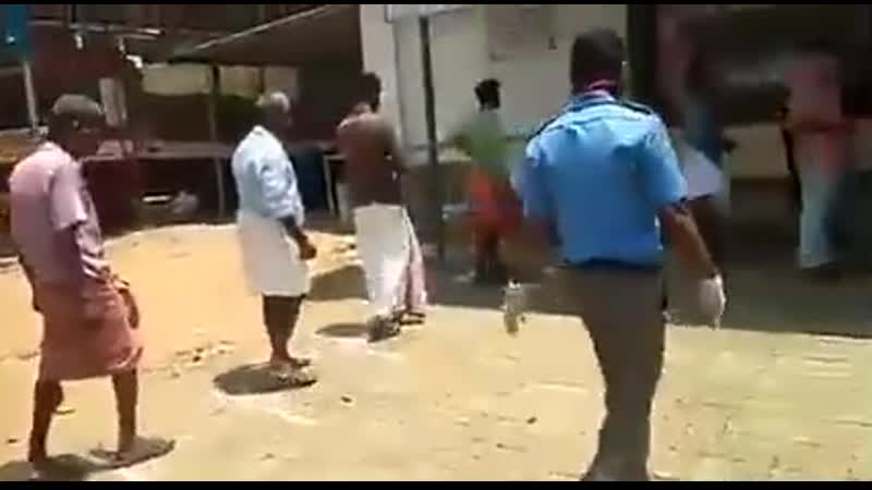 Дистанция в очереди керала, индия