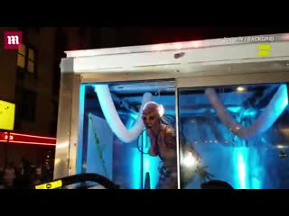 Heidi klum halloween costume is an alien experiment gone horribly wrong