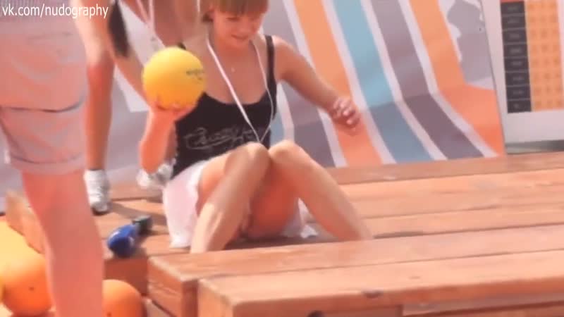 Беленькие porn video – Малышка алла михеева засветила беленькие трусики и немного киски голые блогерши