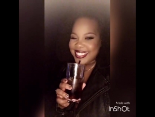 Amber riley on instagram "coke and a smile 😊 goodnight 💜🖖🏾 thank you @lipsticknick for the beat! i love my makeup 😘"