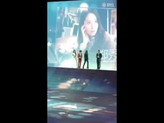 Krystal won fashion glamor goddess at jumei award ceremony (160229)