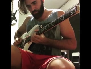 Learning another part of one of my fav song, trying to learn it entirely, but it will be a big challenge!