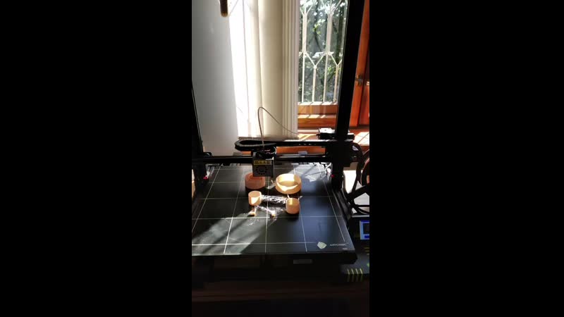 Пока ребята отдыхают, 3d принтер трудится