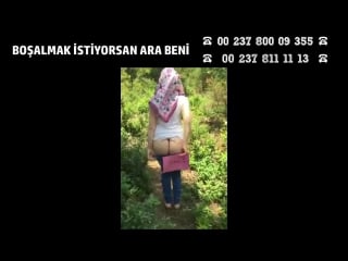 Ormanda türbanlı soyunuyor